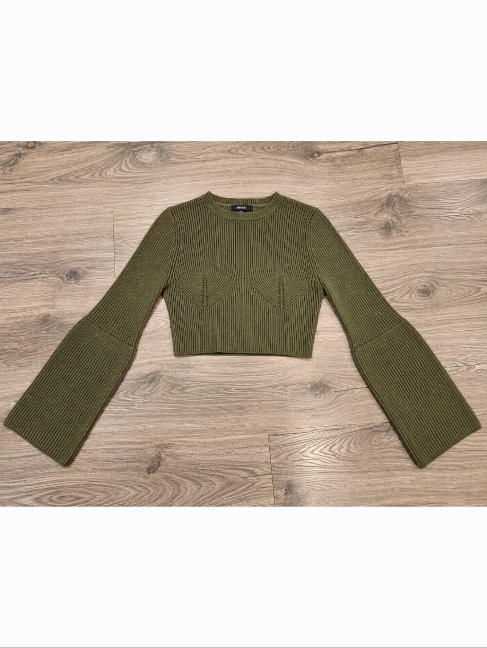 Forever 21 Olive Ribbed Cropped Bell Sleeve Sweater Size M